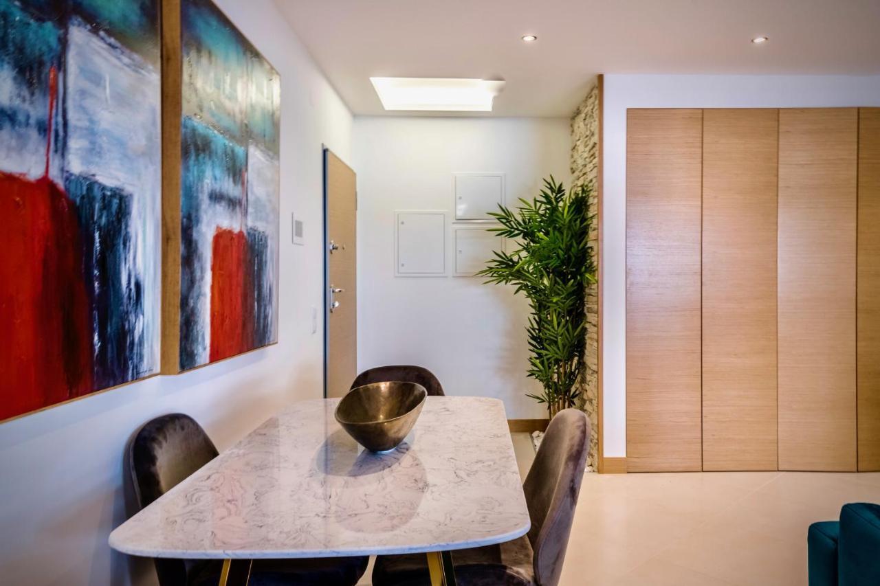 Coolhouses Lagos, 2 Bed Stylish City Flat, Rooftop Shared Pool, Clayheart Ngoại thất bức ảnh
