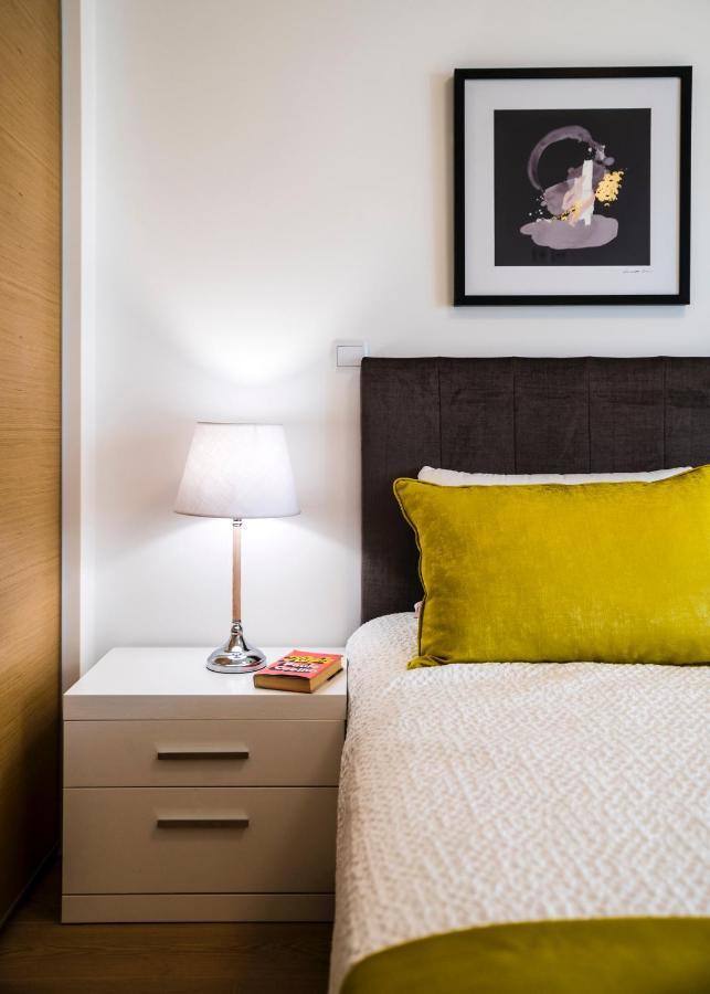 Coolhouses Lagos, 2 Bed Stylish City Flat, Rooftop Shared Pool, Clayheart Ngoại thất bức ảnh