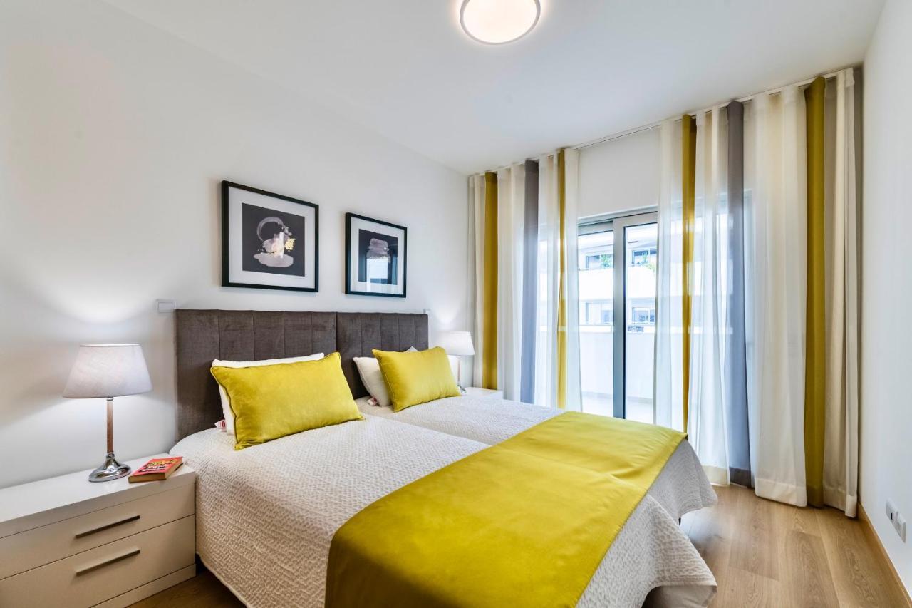 Coolhouses Lagos, 2 Bed Stylish City Flat, Rooftop Shared Pool, Clayheart Ngoại thất bức ảnh