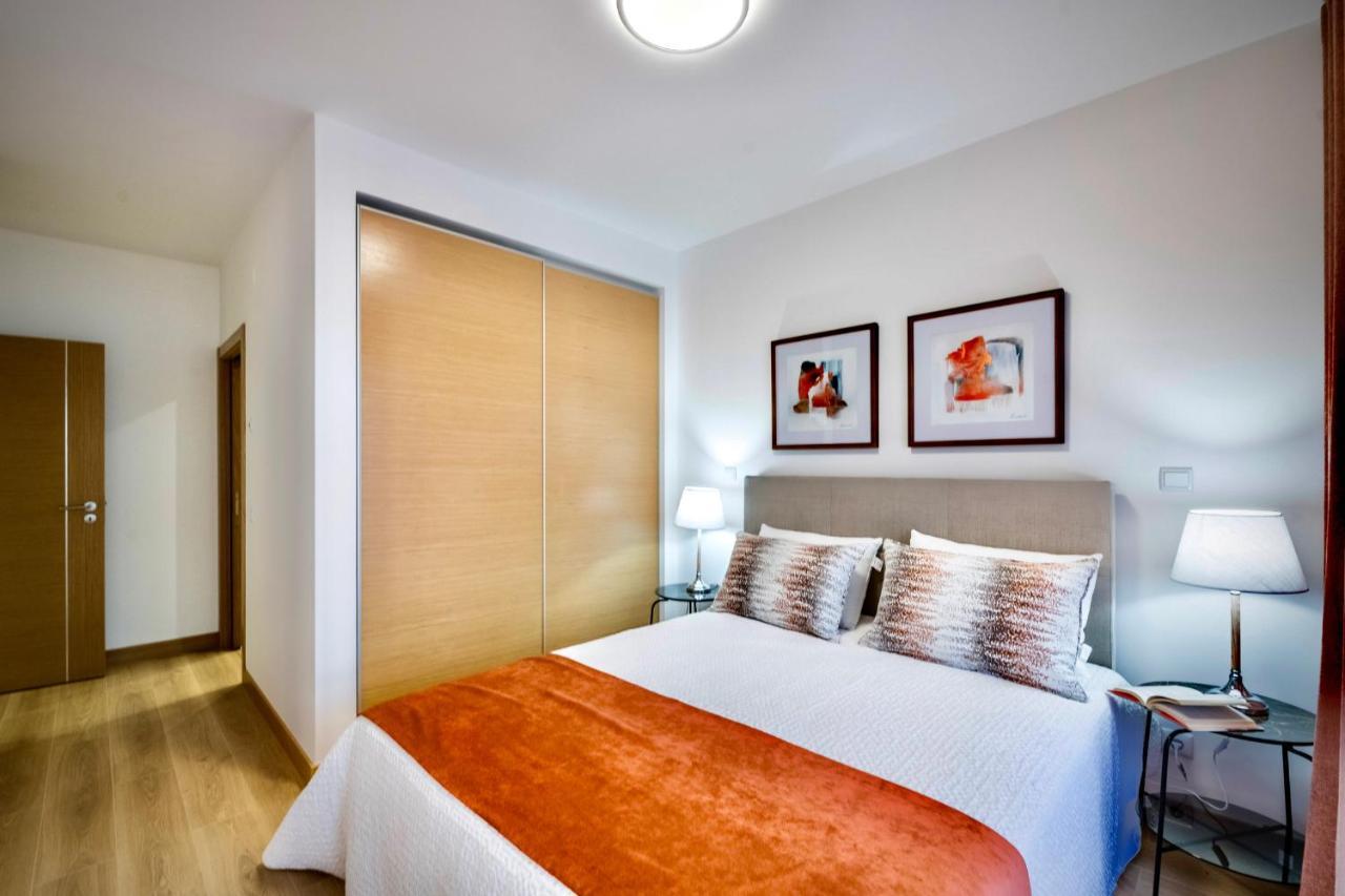 Coolhouses Lagos, 2 Bed Stylish City Flat, Rooftop Shared Pool, Clayheart Ngoại thất bức ảnh