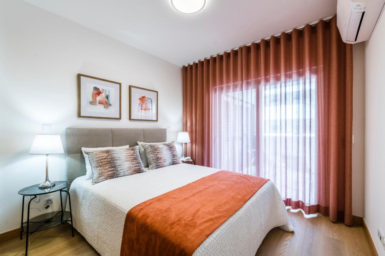Coolhouses Lagos, 2 Bed Stylish City Flat, Rooftop Shared Pool, Clayheart Ngoại thất bức ảnh